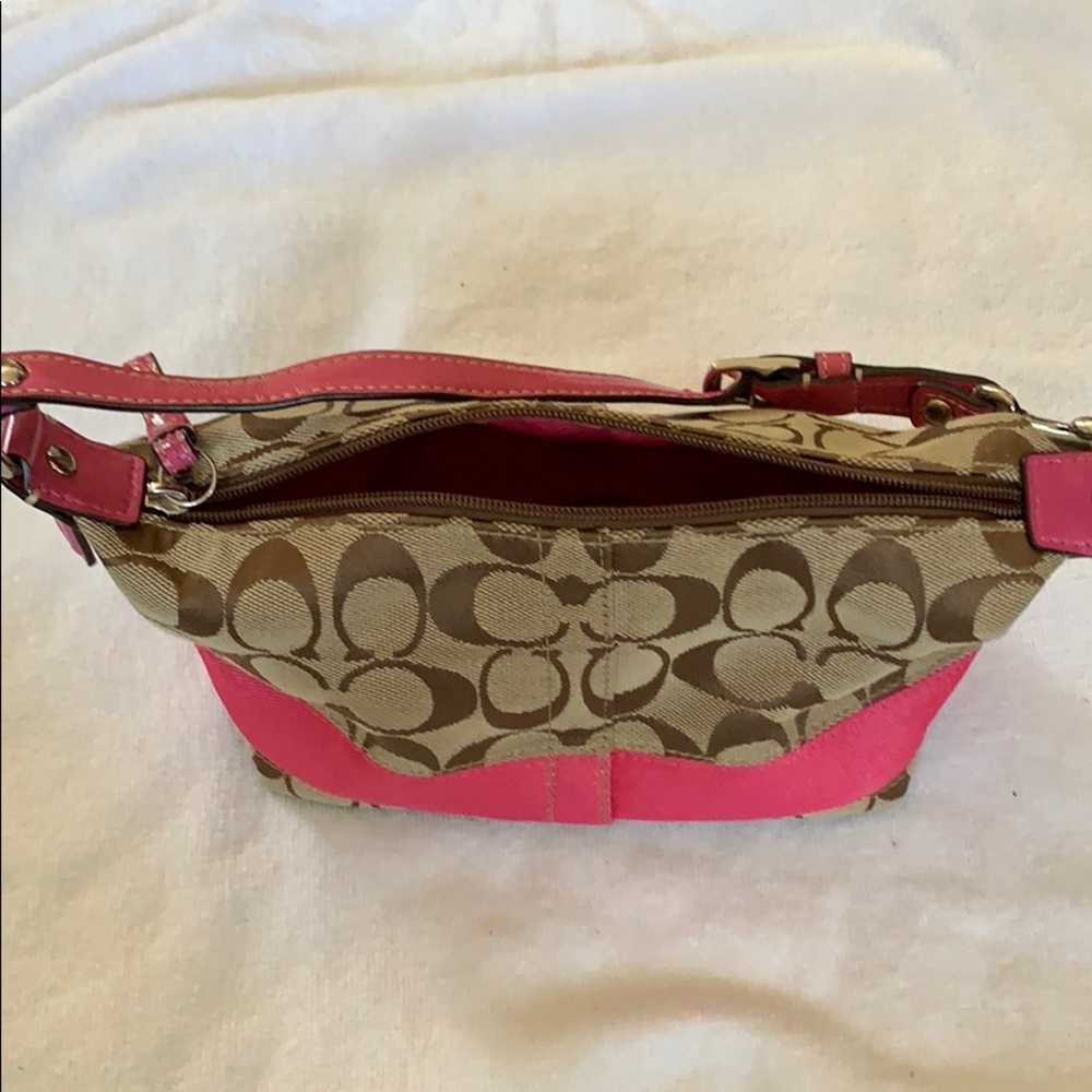 Coach hand bag perfect for Easter